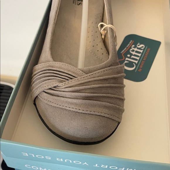 Cliffs by White Mountain Gray Hilt Flat Shoes Women’s 8.5 NIB - Picture 5 of 6